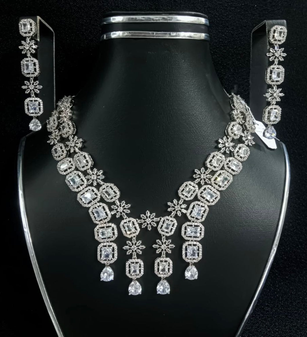 Emerald-Cut Diamonds, Snowflake/Starburst Motifs
