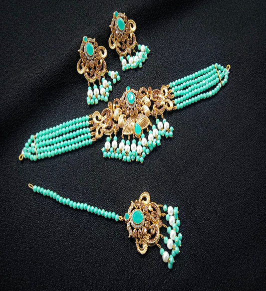 Jewelry Set With Turquoise Beads And Gold