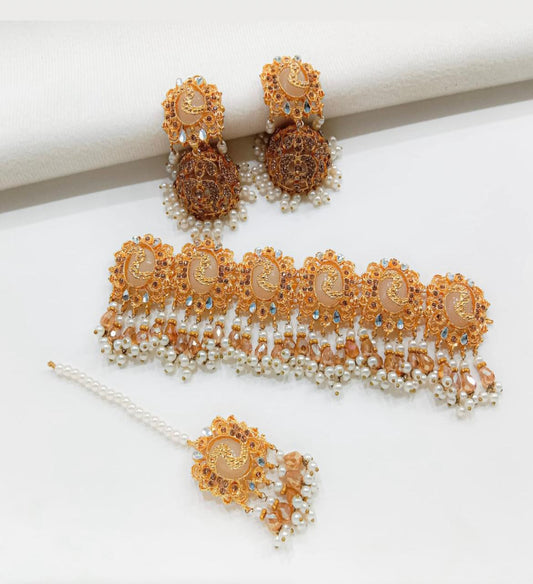 Traditional Golden Paisley Jewellery Set with Pearls – Necklace, Earrings & Tikka
