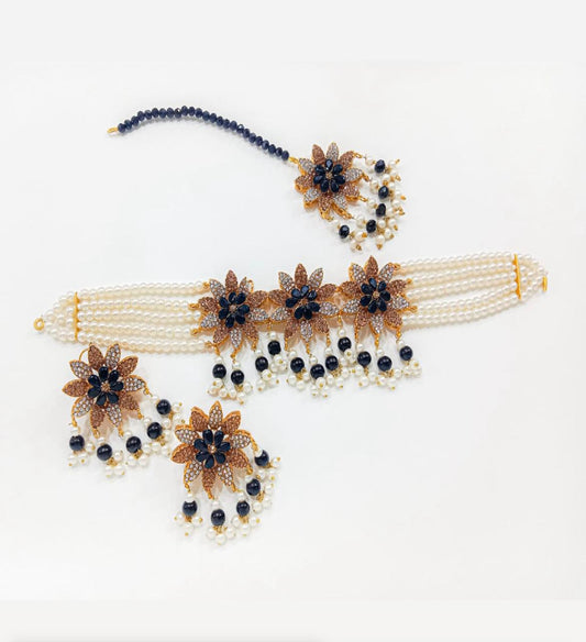 Black Stone & Pearl Floral Jewellery Set – Necklace, Earrings & Tikka