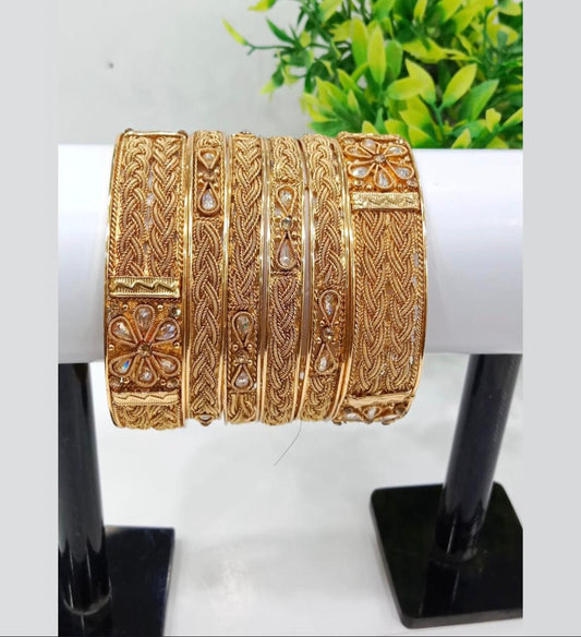 Royal Gold-Plated Kundan Bangle Set – Traditional Bridal Jewelry