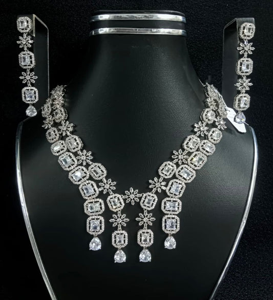 Emerald-Cut Diamonds, Snowflake/Starburst Motifs