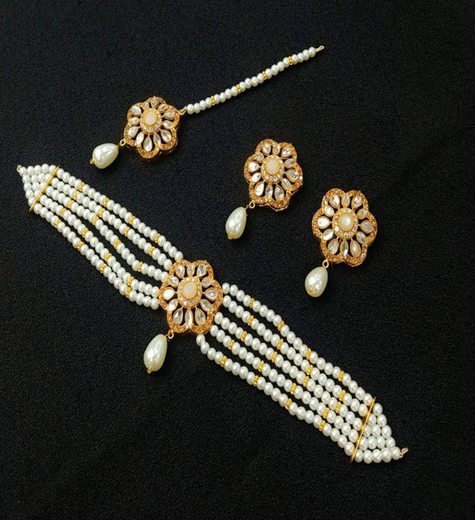 Elegant Pearl And Gold Jewelry Set
